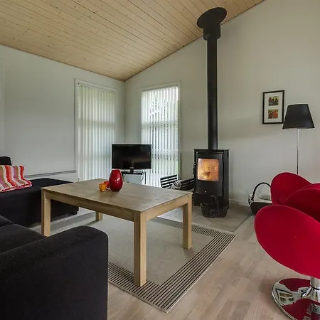 Three-bedroom Holiday In 펜션 Hals